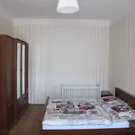 雷萨镇旁公寓
