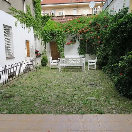 Апартаменты Near Lesser Town