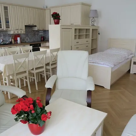 Апартаменты Near Lesser Town *