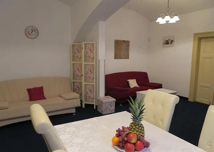 Near Lesser Town Apartment Prag